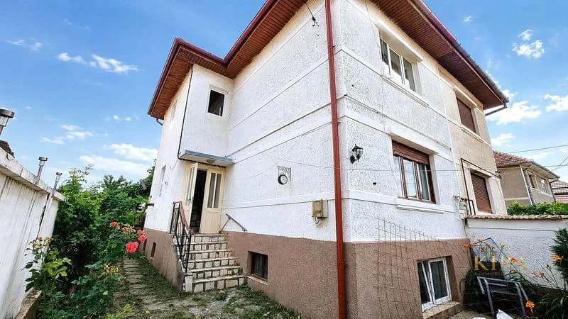 Casa Centrala 5 camere decomandata de vanzare str Oltului in Făgăraș